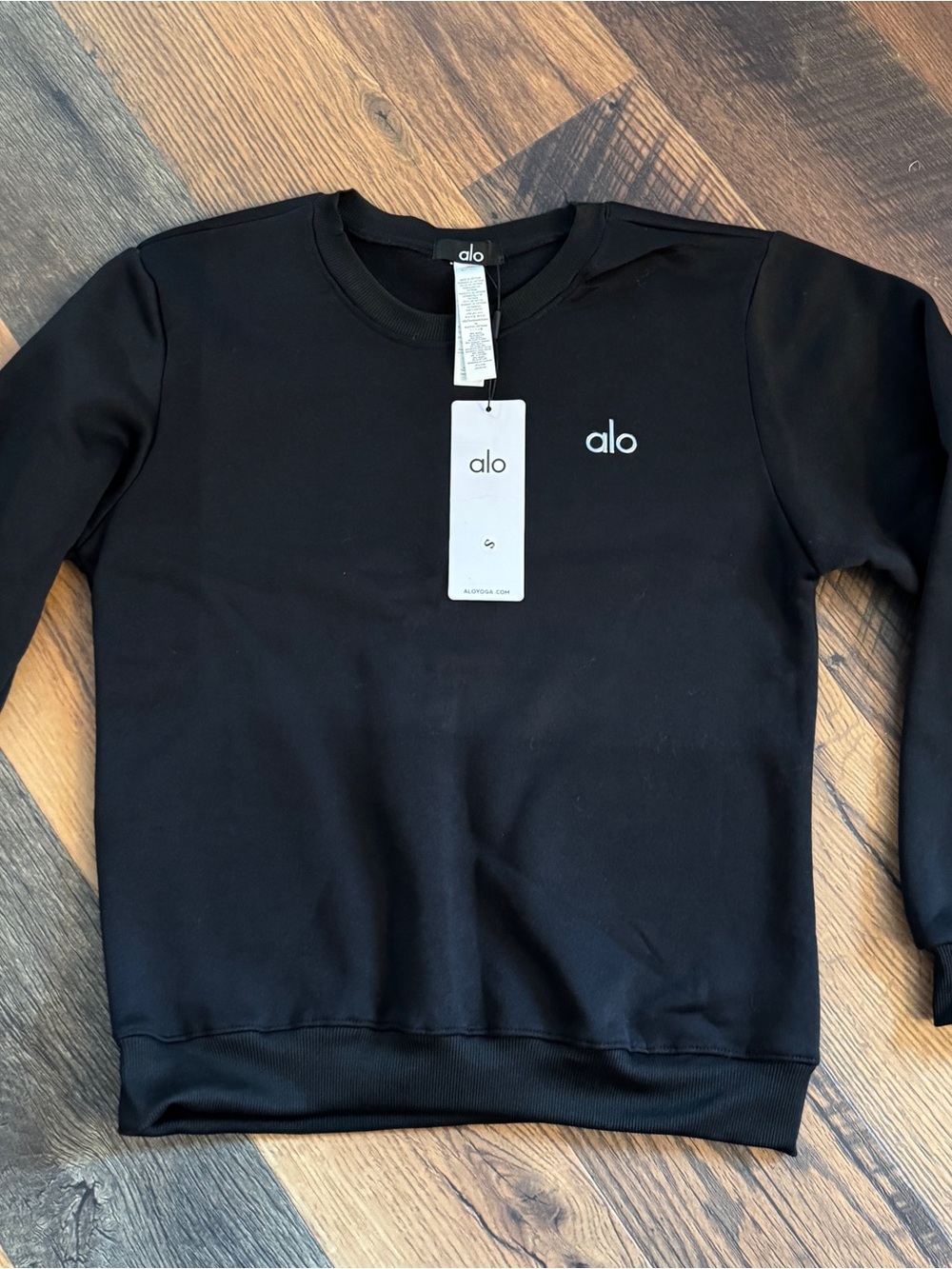 Alo Women’s Classic Crewneck Sweatshirt - Black